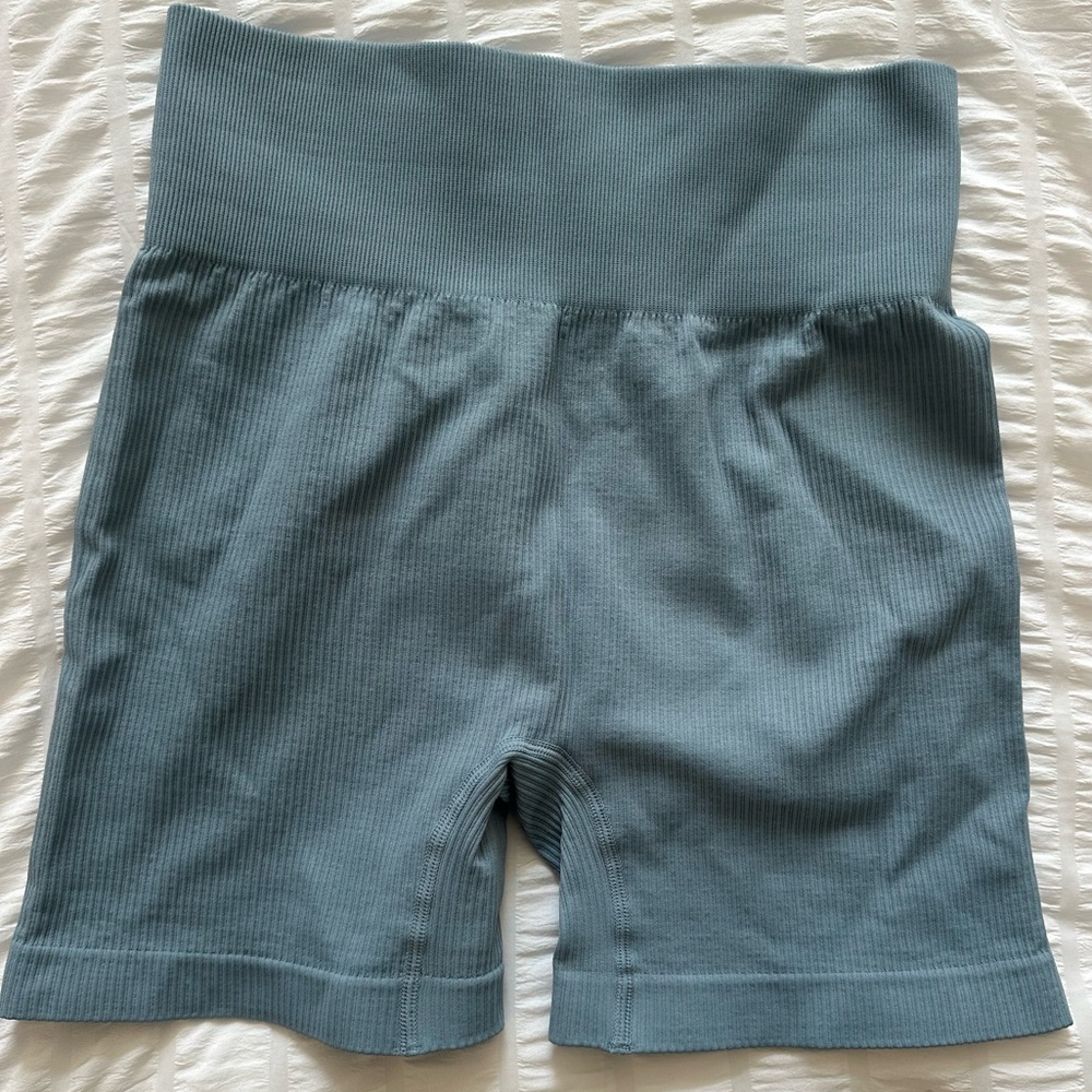 Amazon Ribbed Seamless Athletic Set - Picture 2 of 8